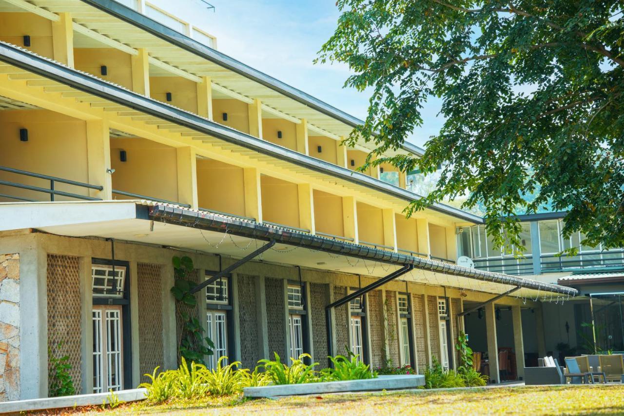 Thilanka Hotel Kandy Exterior foto
