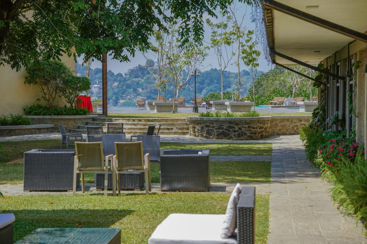 Thilanka Hotel Kandy Exterior foto