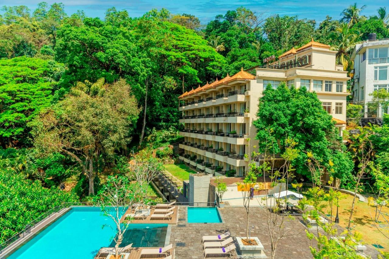 Thilanka Hotel Kandy Exterior foto