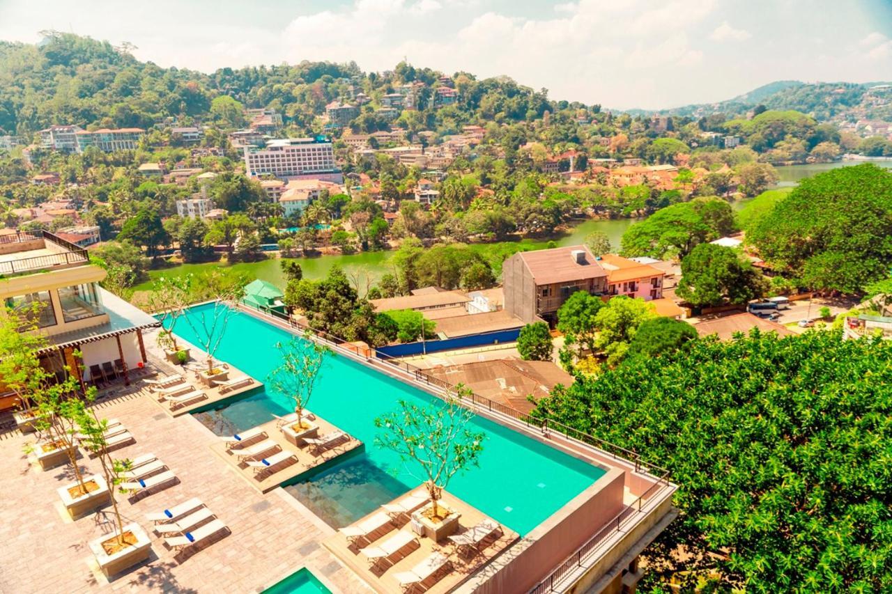 Thilanka Hotel Kandy Exterior foto