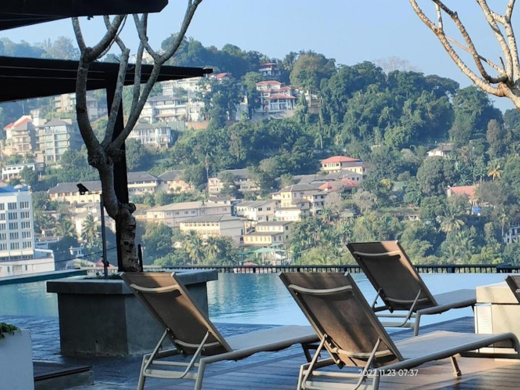 Thilanka Hotel Kandy Exterior foto