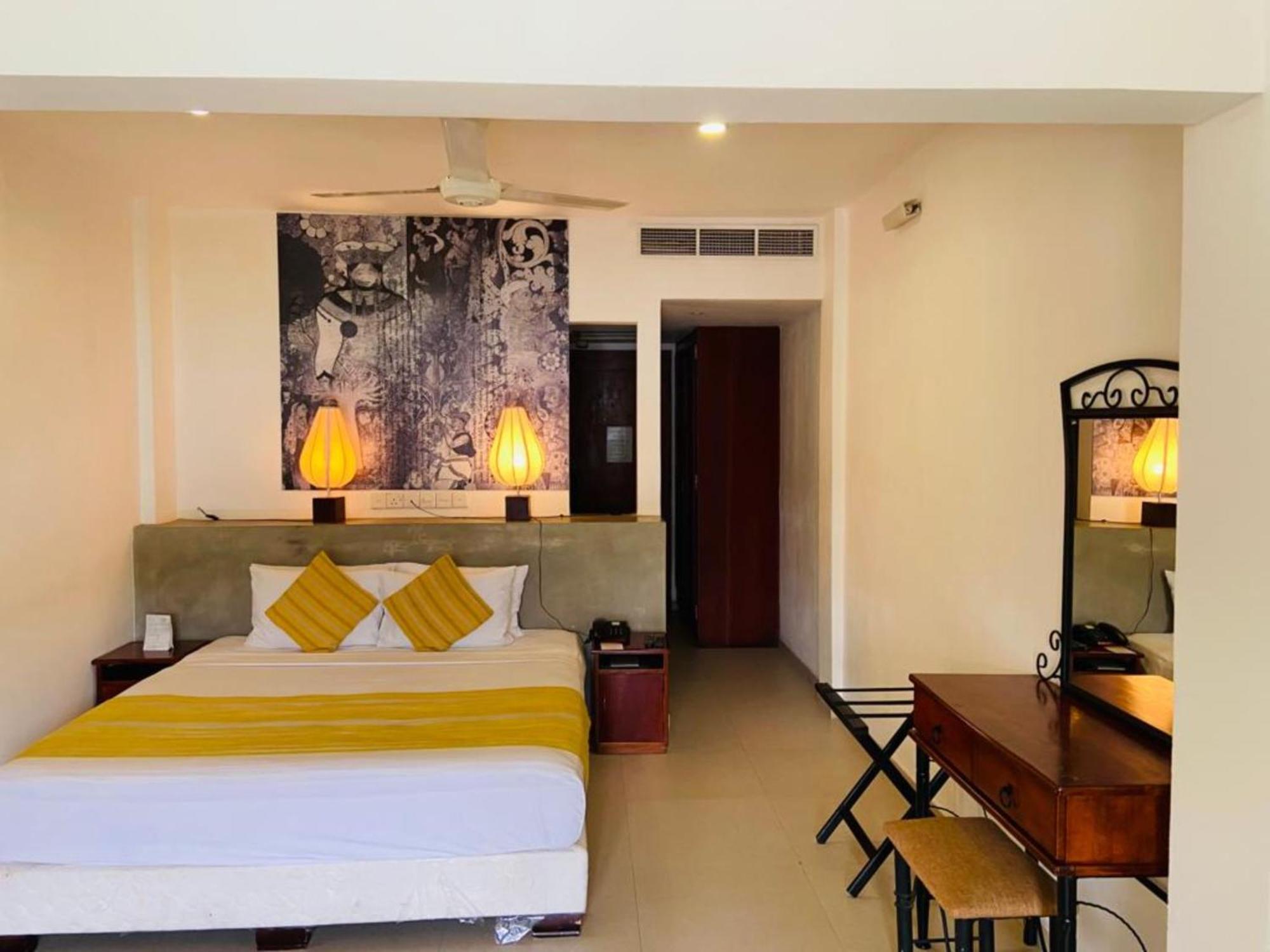 Thilanka Hotel Kandy Exterior foto