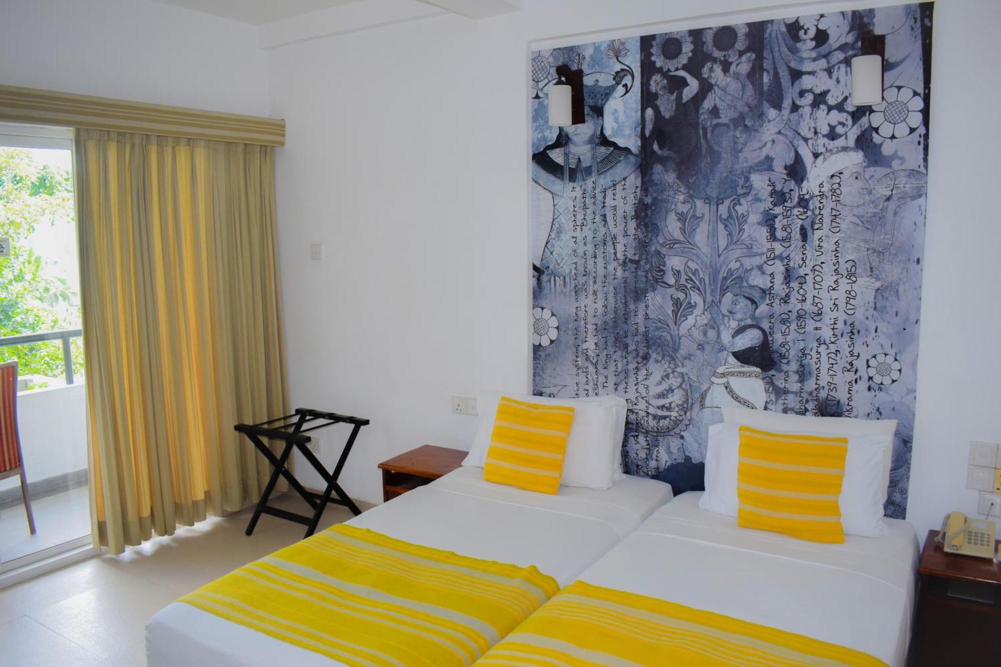 Thilanka Hotel Kandy Exterior foto