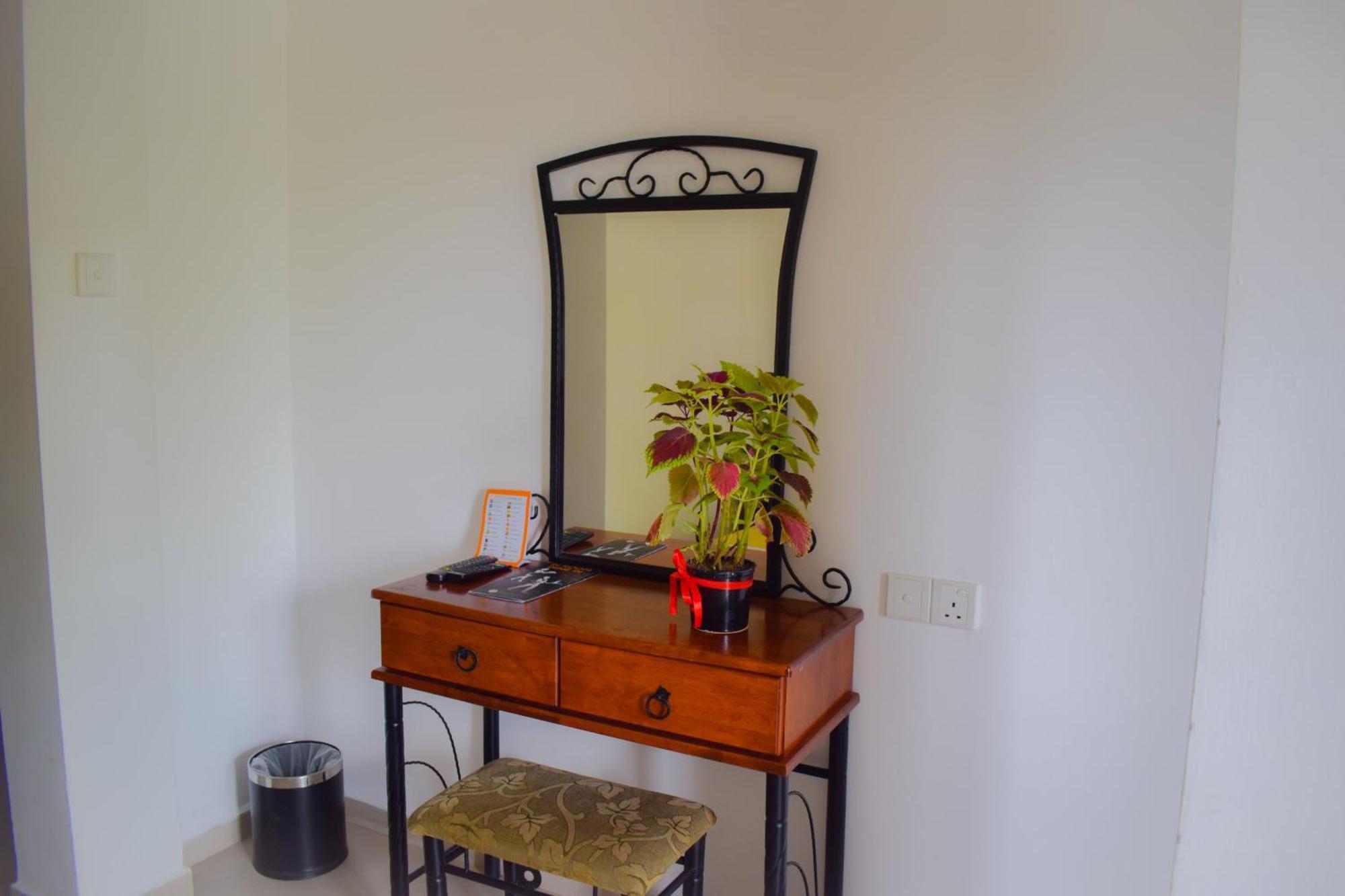 Thilanka Hotel Kandy Habitación foto