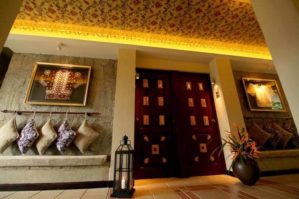 Thilanka Hotel Kandy Exterior foto