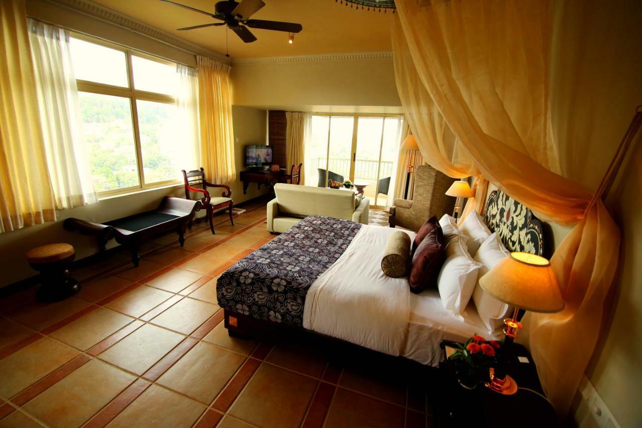 Thilanka Hotel Kandy Exterior foto